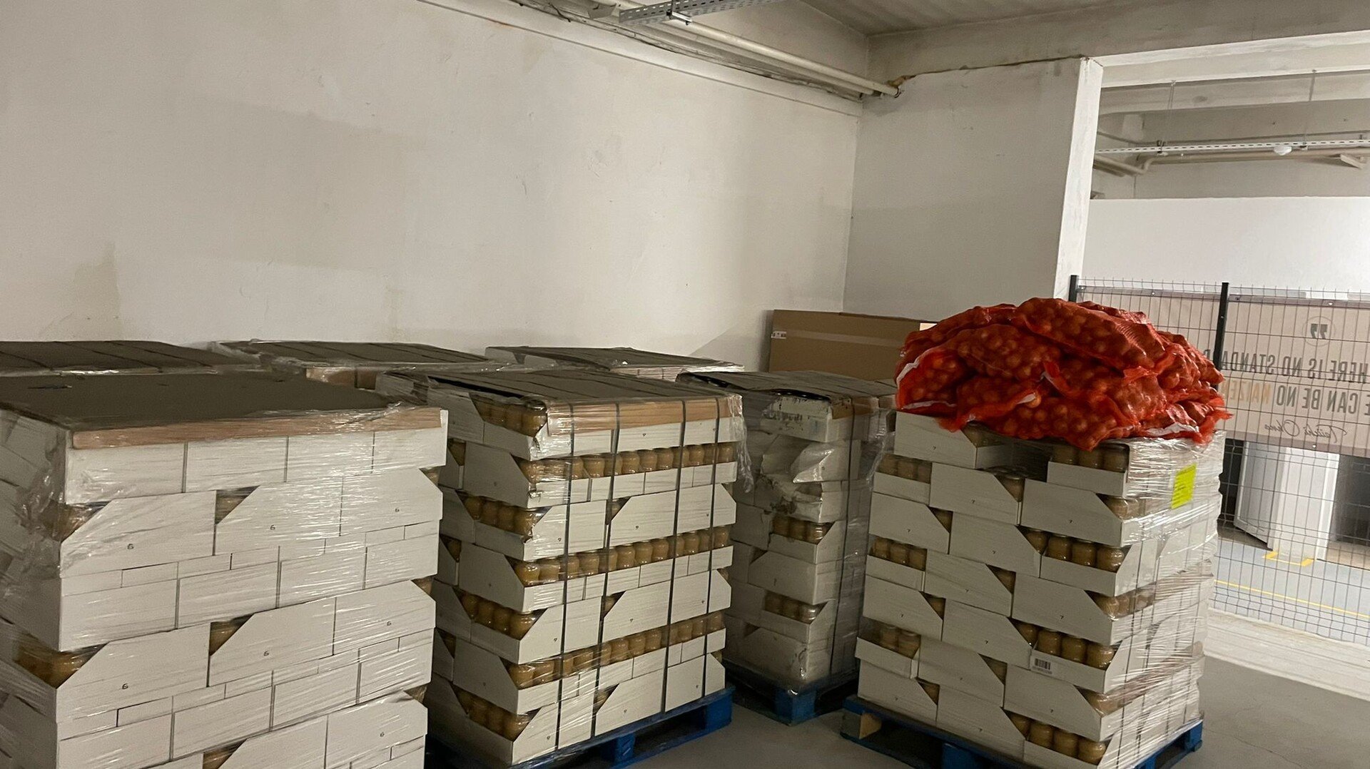 Parteneriat social: Firma Euchner din Cisnădie a oferit spaţiu pentru primul depozit de