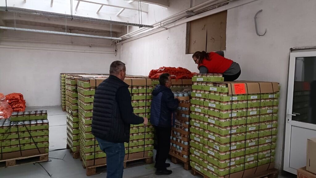 Parteneriat social: Firma Euchner din Cisnădie a oferit spaţiu pentru primul depozit de