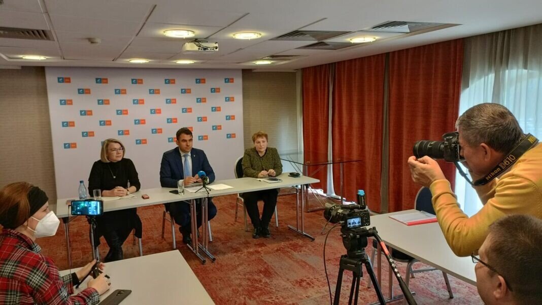 Stefan Palarie Ruxandra CIbu Deaconu Mihaela Seusan Stefan Palarie Ruxandra CIbu Deaconu Mihaela Seusan