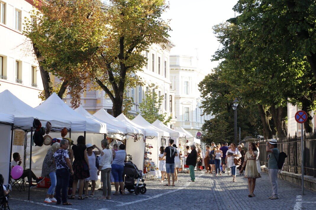 Creative Buzz Creative Buzz