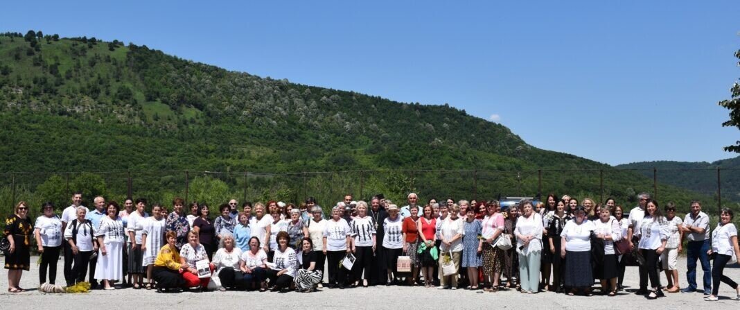 4FA38338-9BFF-42E5-A46D-E49465DAF064