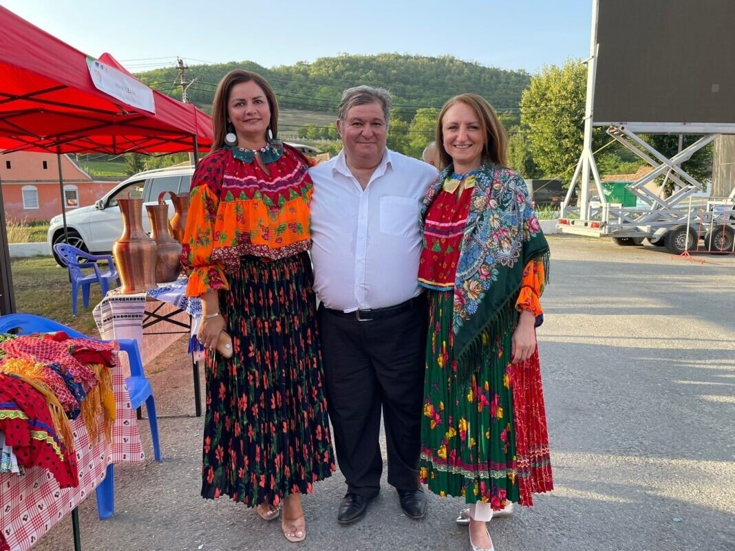 4A81D6AD-E632-42D8-A7BF-03FEEF33CB75