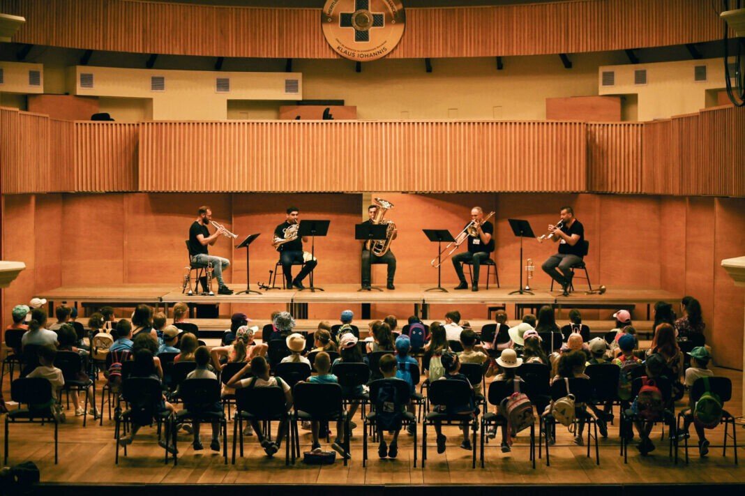 0D160844-6CB6-47CF-9ABA-6077FF0F40D5