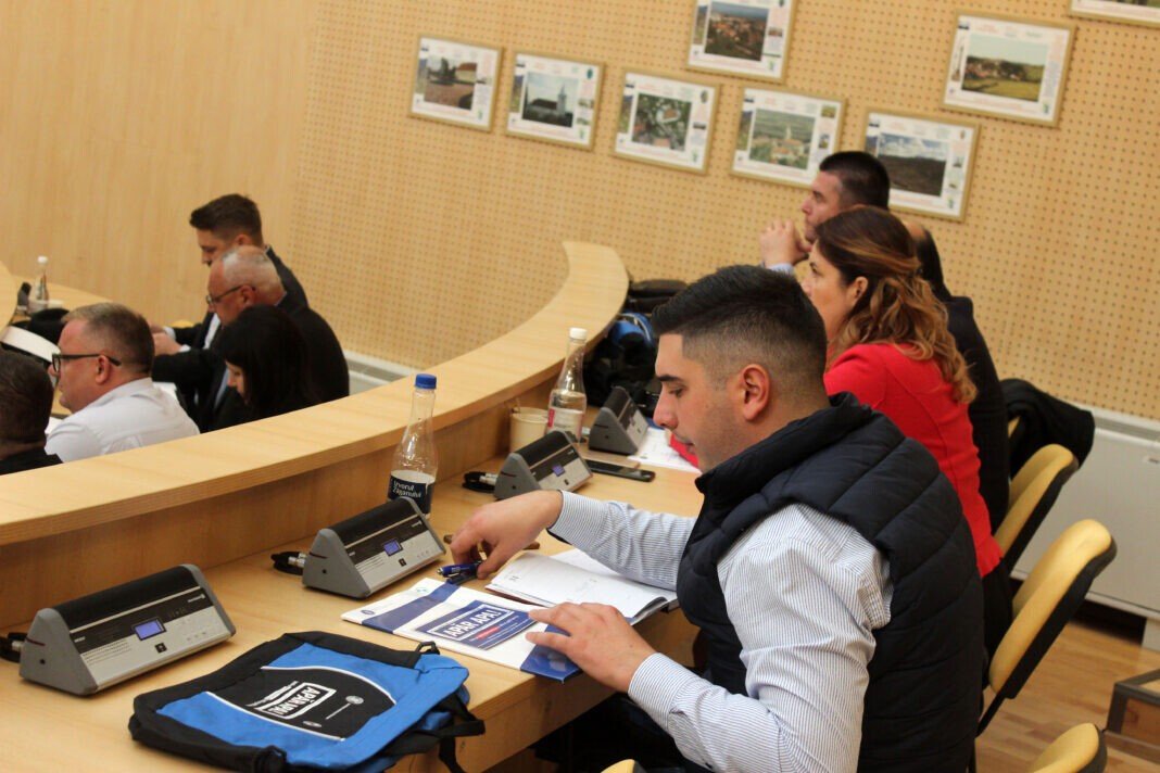 0FD5B374-4209-48A8-9E8B-E2A035EAE42D