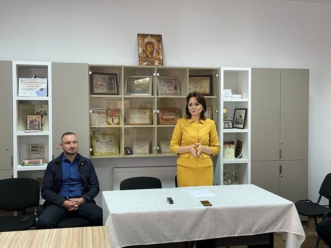 5C44AEBD-7CE7-4C53-A52A-6B0367644299