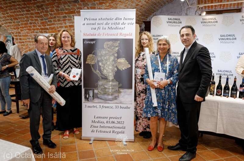 Dorin_Popa_stg_și_Octavian_Isaila_-_dr_IMG-20221116-WA0007