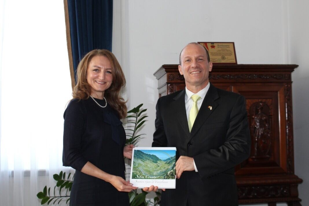 BC43B7A2-CE05-48C9-8BF9-EFF6F2E747E7