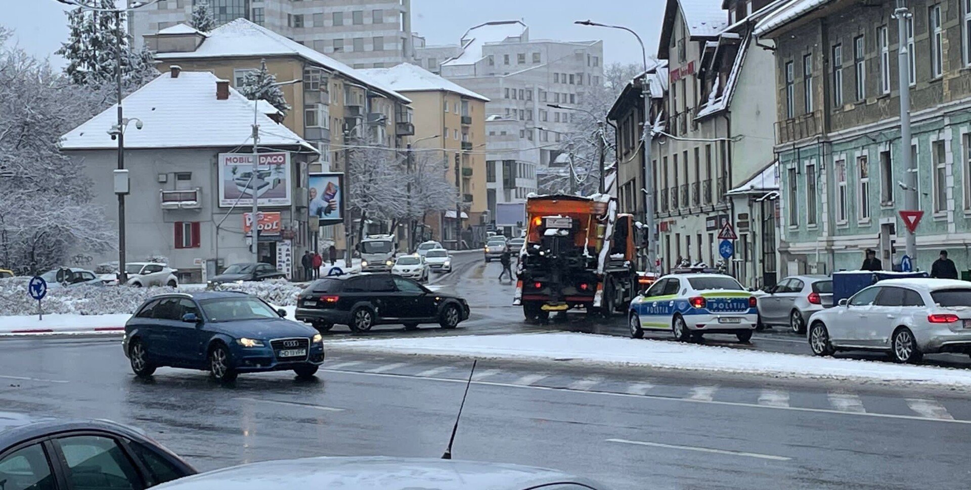 Primăria Sibiu: Drumarii au început deszăpezirea în oraș