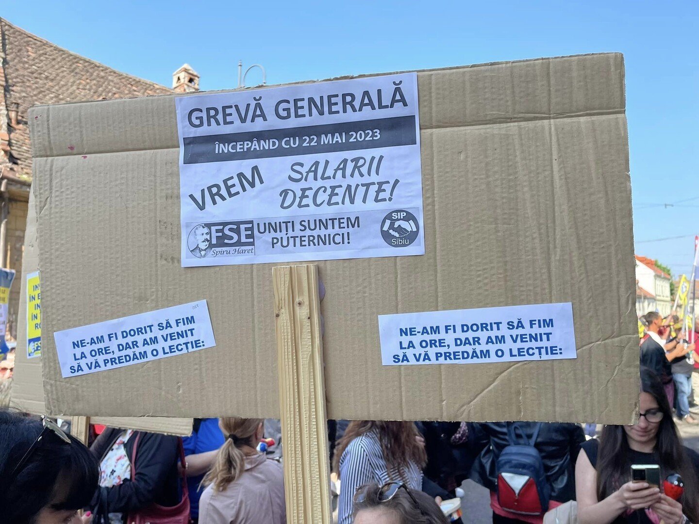 Criza resursei umane din educație, înainte de noul an școlar: 1877 de posturi încă neocupate plus o grevă generală iminentă
