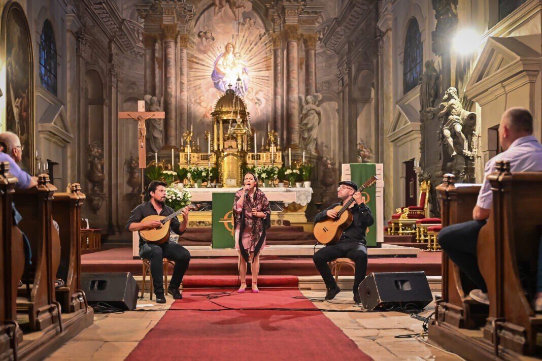 Fado-cu-Ina-Brito-C-FITS_Dragos-Dumitru