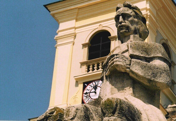 statuie Gheorghe lazar piata mare 2000
