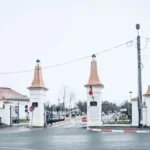 Intrarea principală a Cimitirului Municipal Sibiu, locația licitației pentru locuri de mormânt
