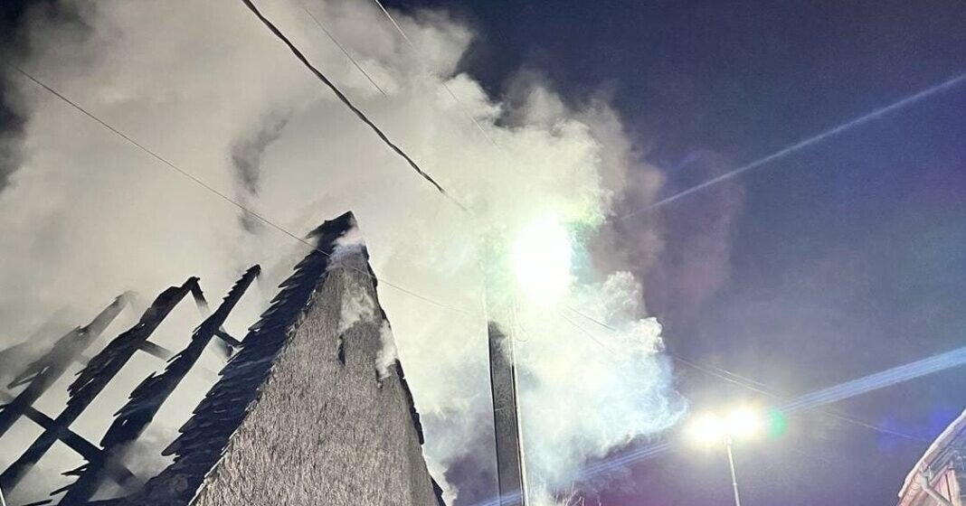 e53490a1-0f84-4fdb-8d0a-fa17ccdec3cd-2-1