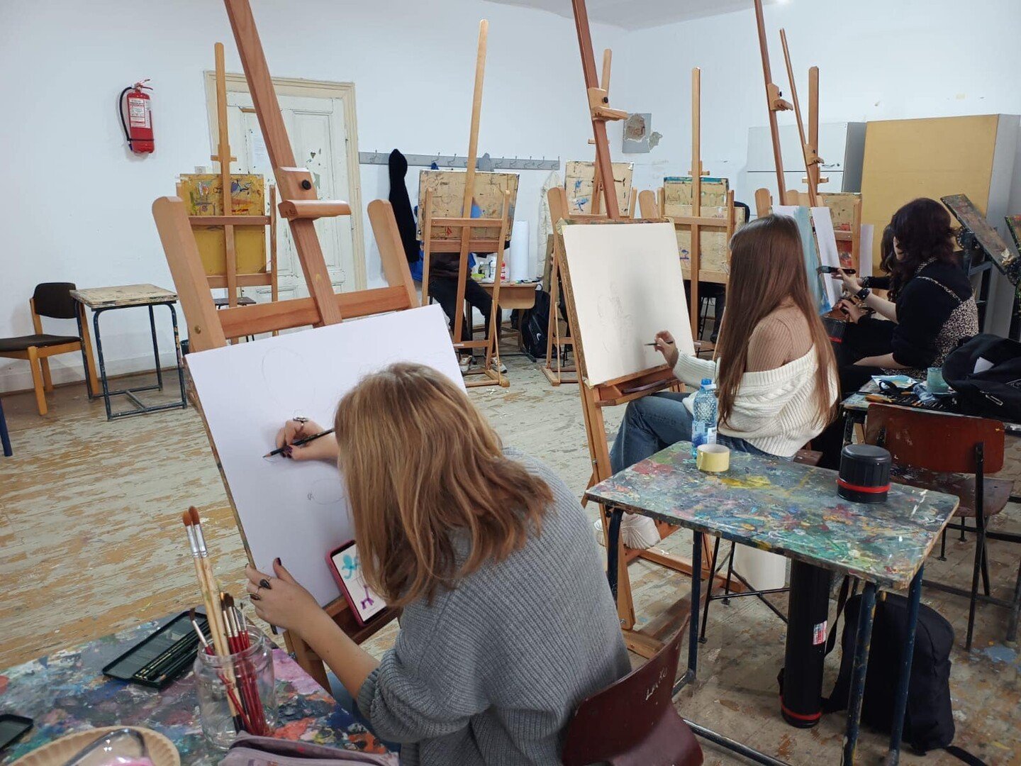 Voluntarii Echipei Galbene continuă să susțină elevii din cadrul Liceului de Artă din Sibiu