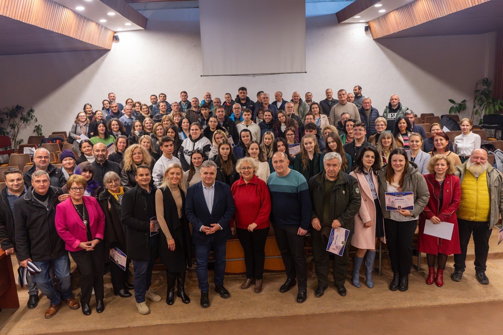 Voluntarii medieșeni premiați la Primăria Mediaș