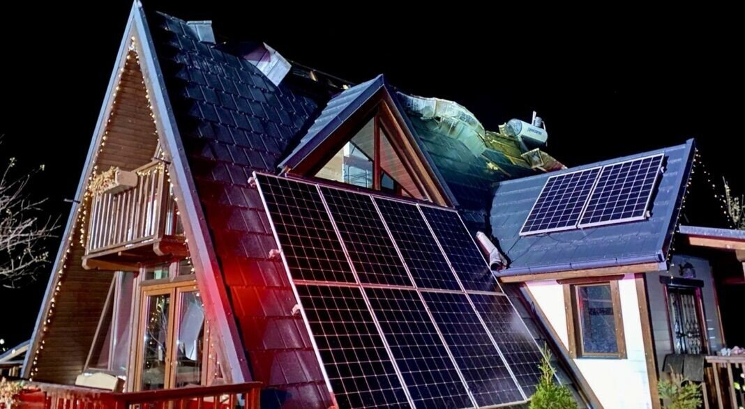 8f915c7a-e56d-4deb-bde1-f5c2474e3bff-1