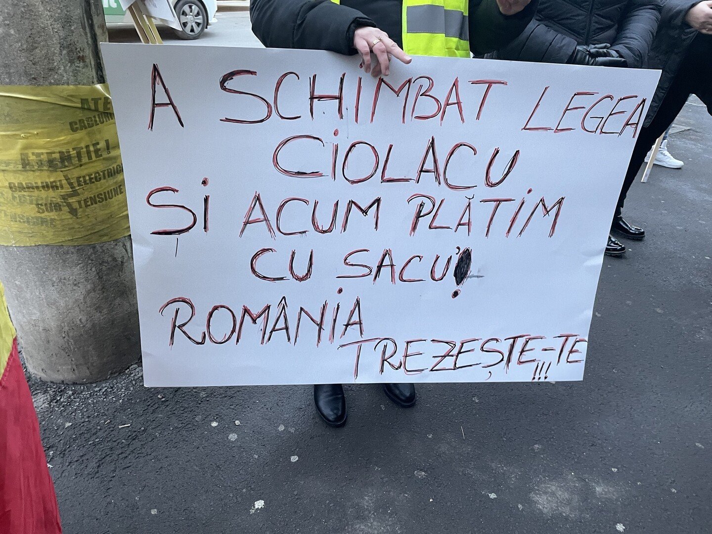 EDITORIAL: Ce interese ascund protestele de la Sibiu?
