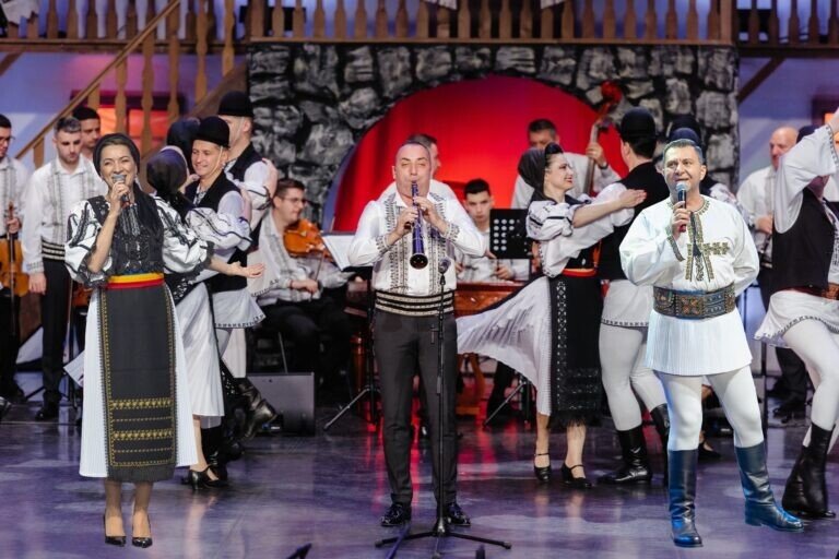 Spectacol de Ziua Națională a Culturii susținut de Junii Sibiului