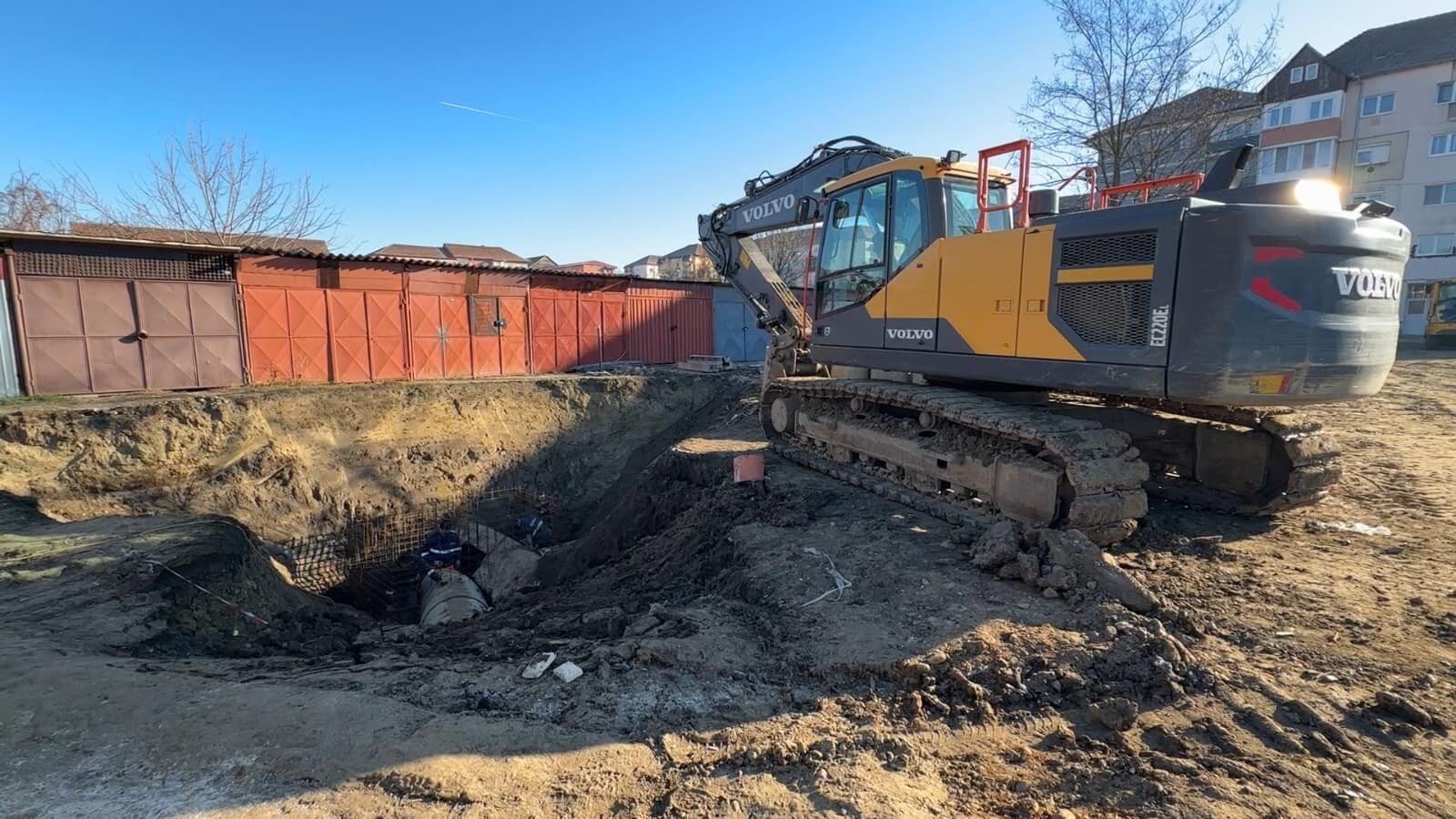 Mediaș: Au fost reluate lucrările de modernizare a rețelelor de canalizare pluvială în cartierul Vitrometan