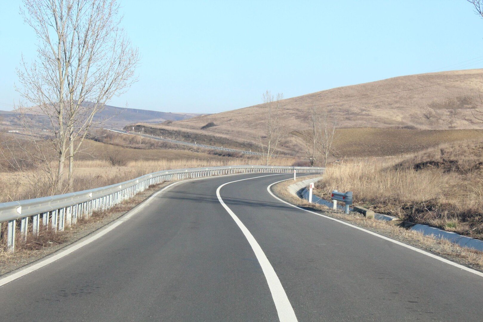 EDITORIAL: 35 km drum cu 30 milioane euro la județ versus  3,6 km pistă biciclete cu 11,4 miliooane euro