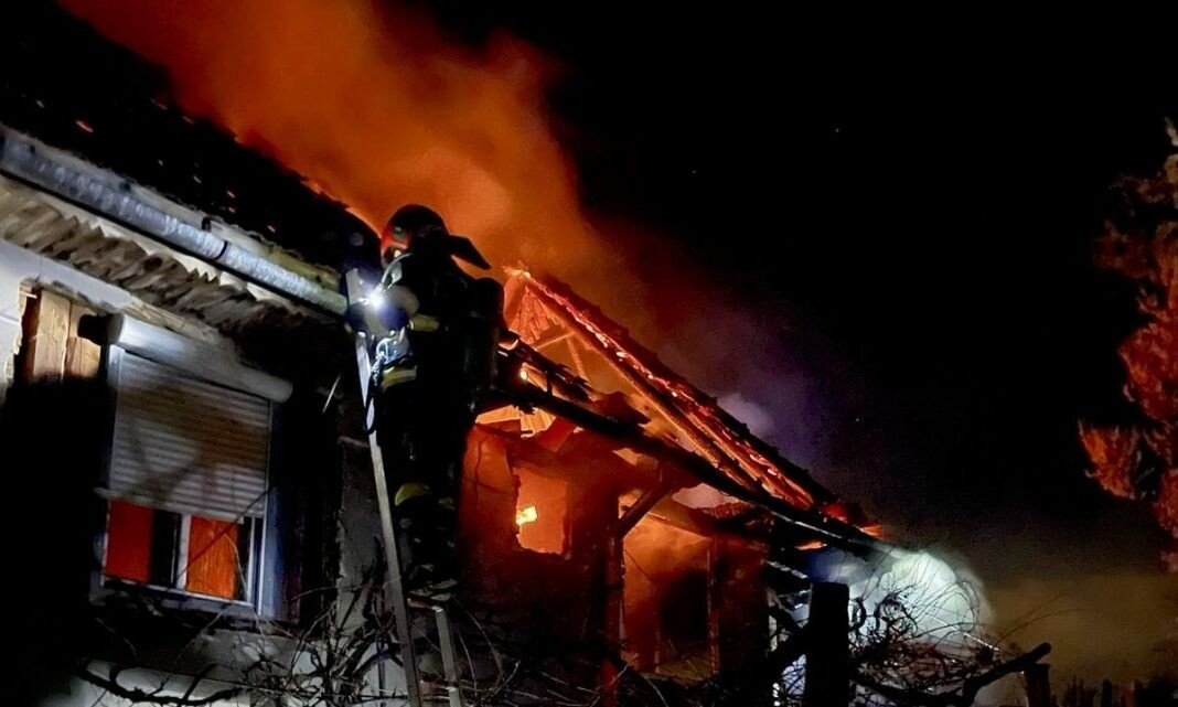 49f34666-fc4a-483d-aa3b-9ebecfc85d79-1