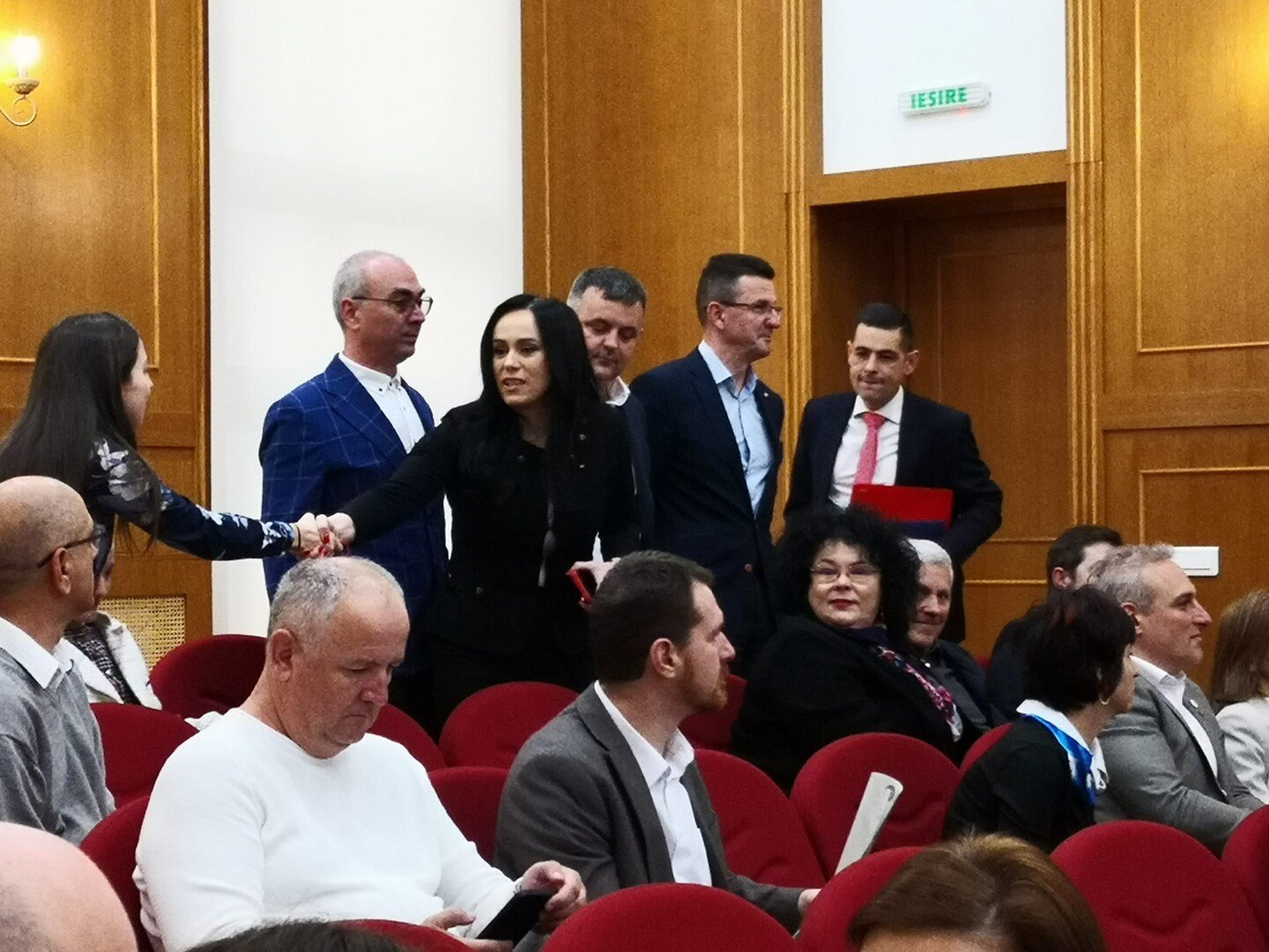 Ministrul Muncii, Simona Bucura Oprescu: „Începând cu 1 iulie 2024, salariul minim va crește la 3.700 de lei”