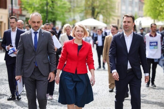 51457dc6-f2a3-4555-921a-b3db330f4d56-1