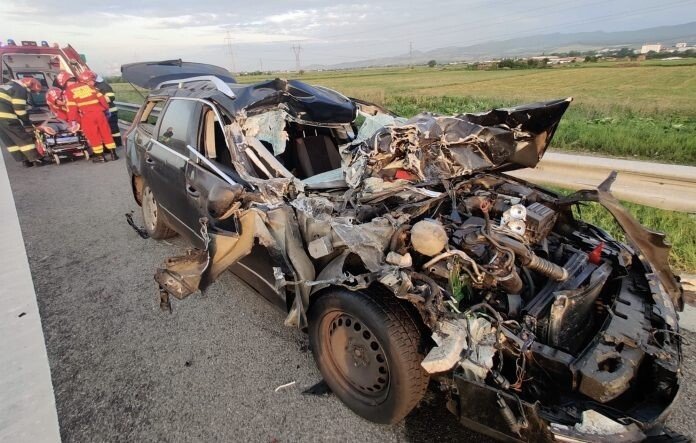 b7931e7e-335c-4332-afaf-175d47fbf81e-1