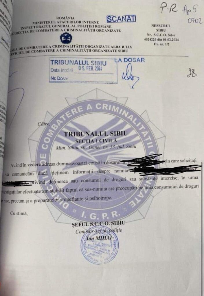 O mamă acuză autoritățile sibiene de abuz. Un document nesemnat a făcut-o consumatoare de droguri!