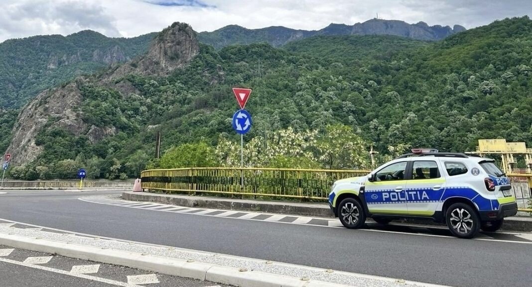 a4702948-d05f-43e1-a0b6-ef14dbe467a5-1