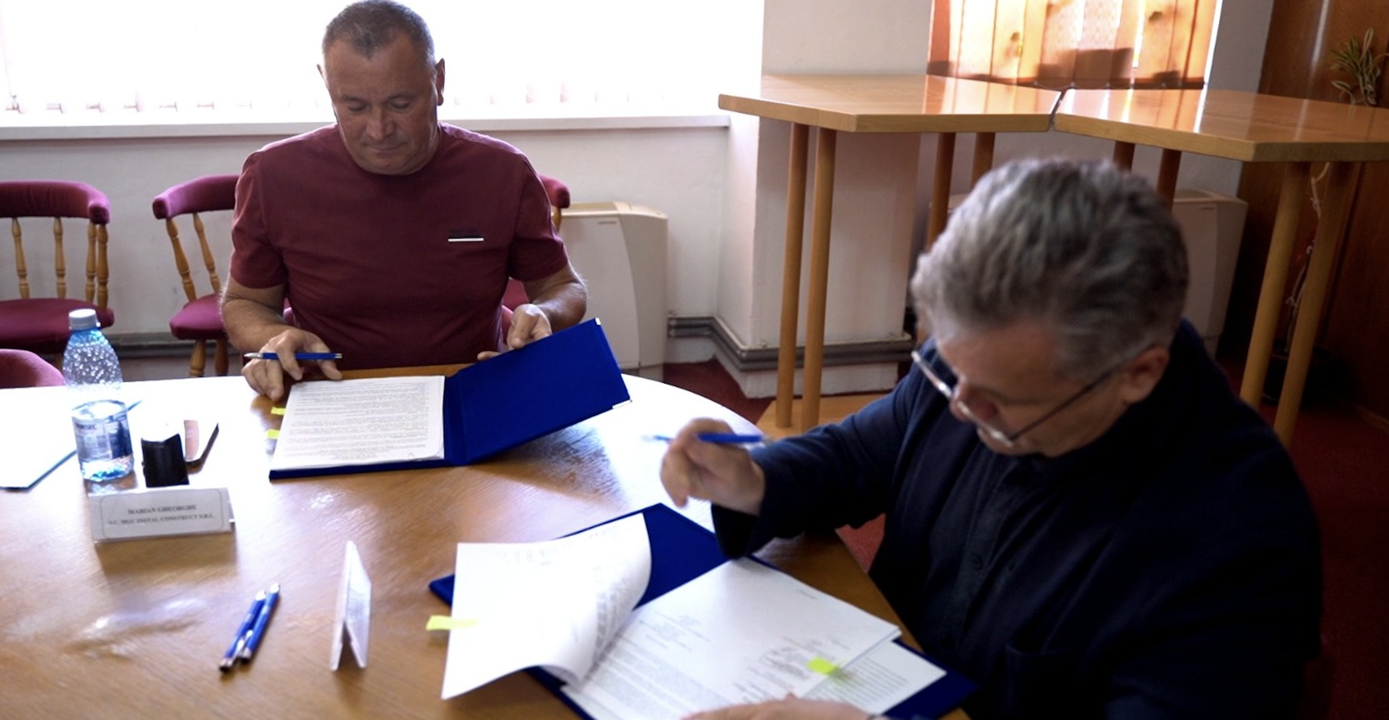A fost semnat contractul de proiectare și execuție pentru obiectivul de investiții „Reabilitare/modernizare Grădinița Ighișul Nou”