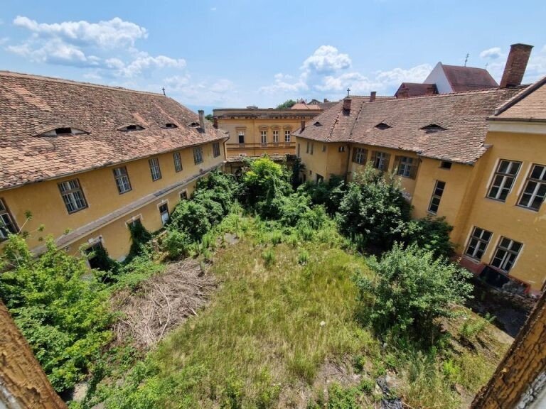 Știri din Sibiu, actualitate locală și ultimele noutăți din județ Fosta Mănăstire a Ursulinelor din centrul Sibiului se vinde cu 6,25 milioane de euro