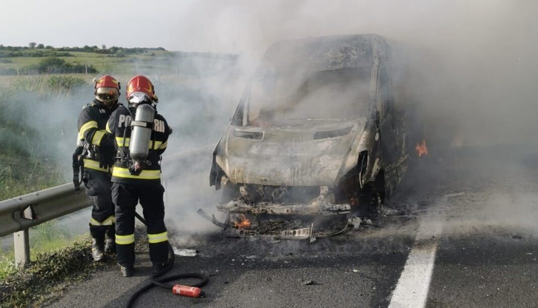 07c7a57e-07c6-4f2b-a797-44e87aa0a4fa-1