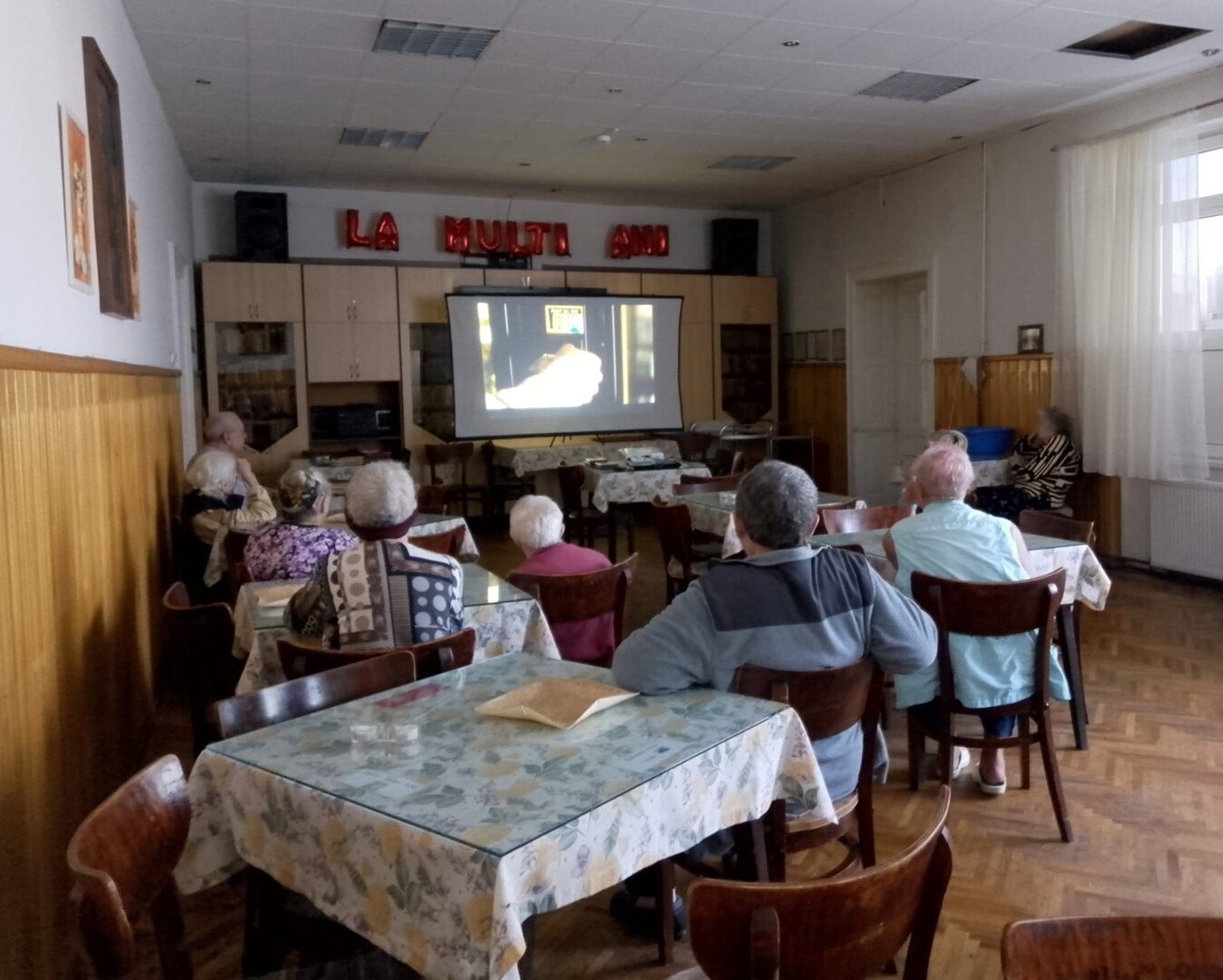 Bătrânii de la un Cămin din Sibiu s-au bucurat de o vizionare de film artistic