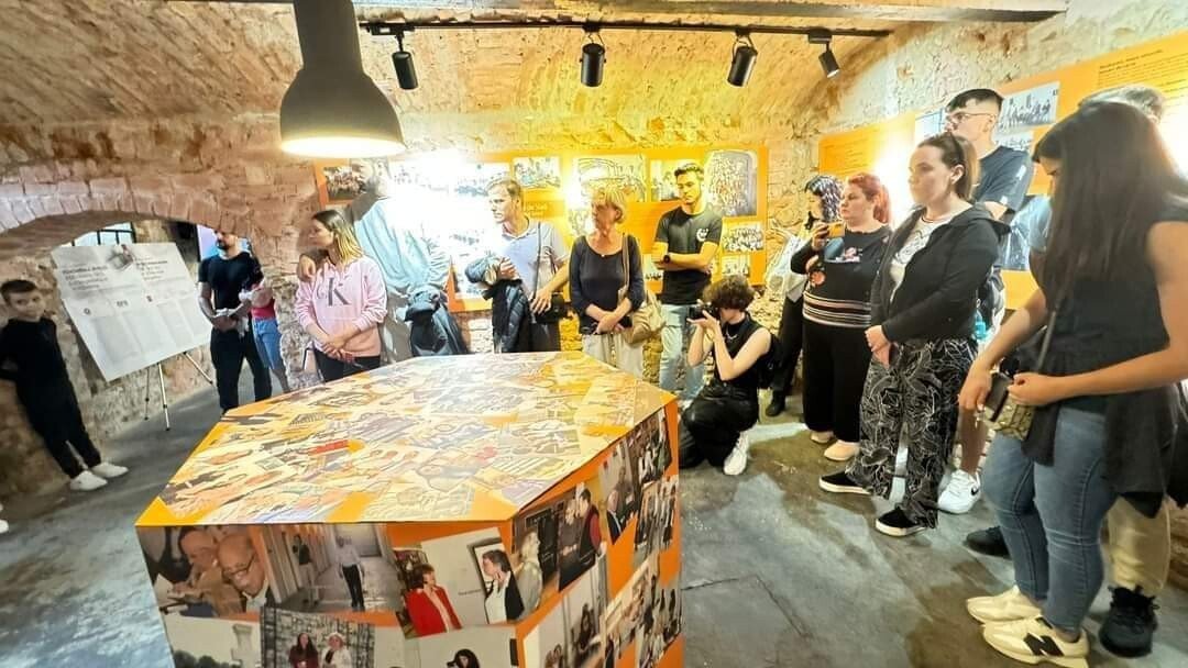 Muzeul Brukenthal a vernisat la Sighet expoziția itinerantă Fenomenul Pitești