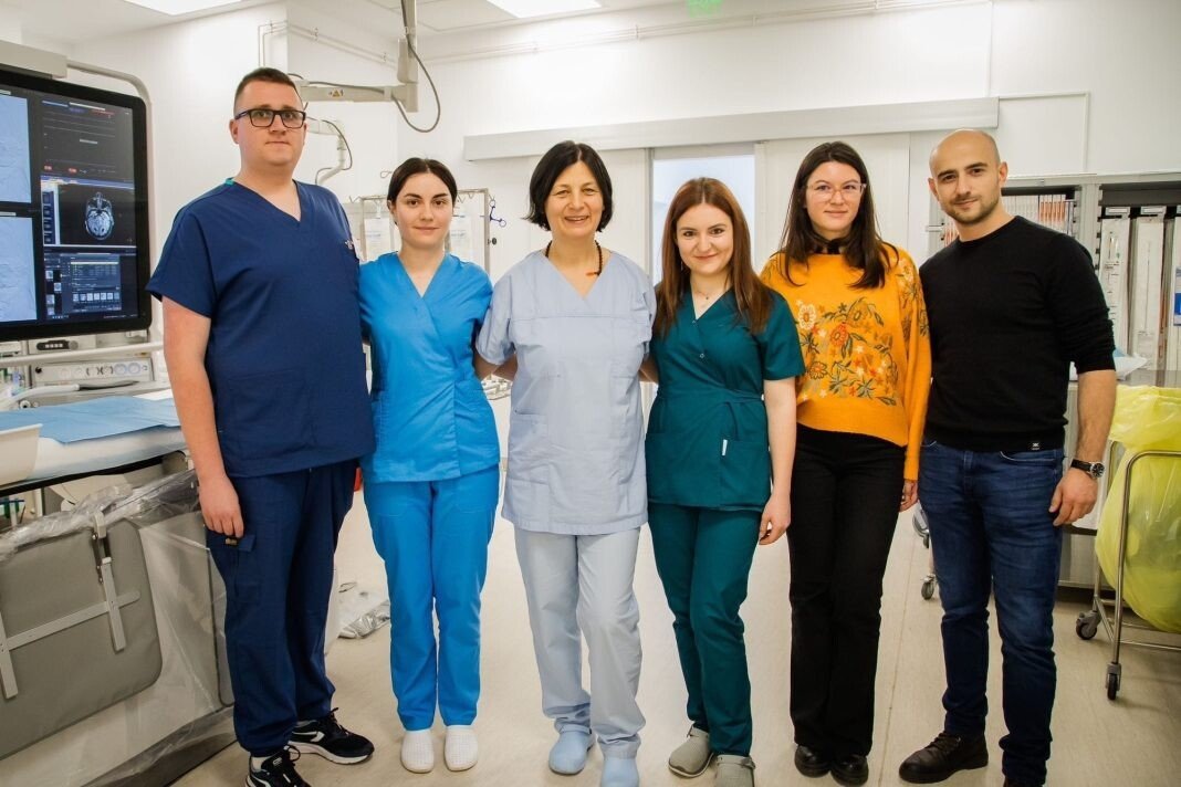 5784d493-b6a5-42cd-9003-0a6645c3161d-1