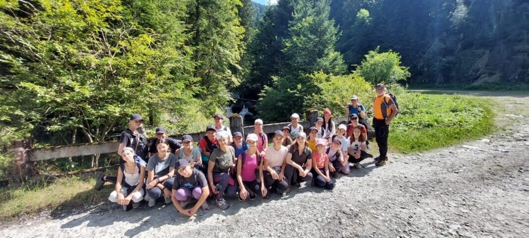 7eb1150b-3c5a-480d-893d-48ecf640e186-1