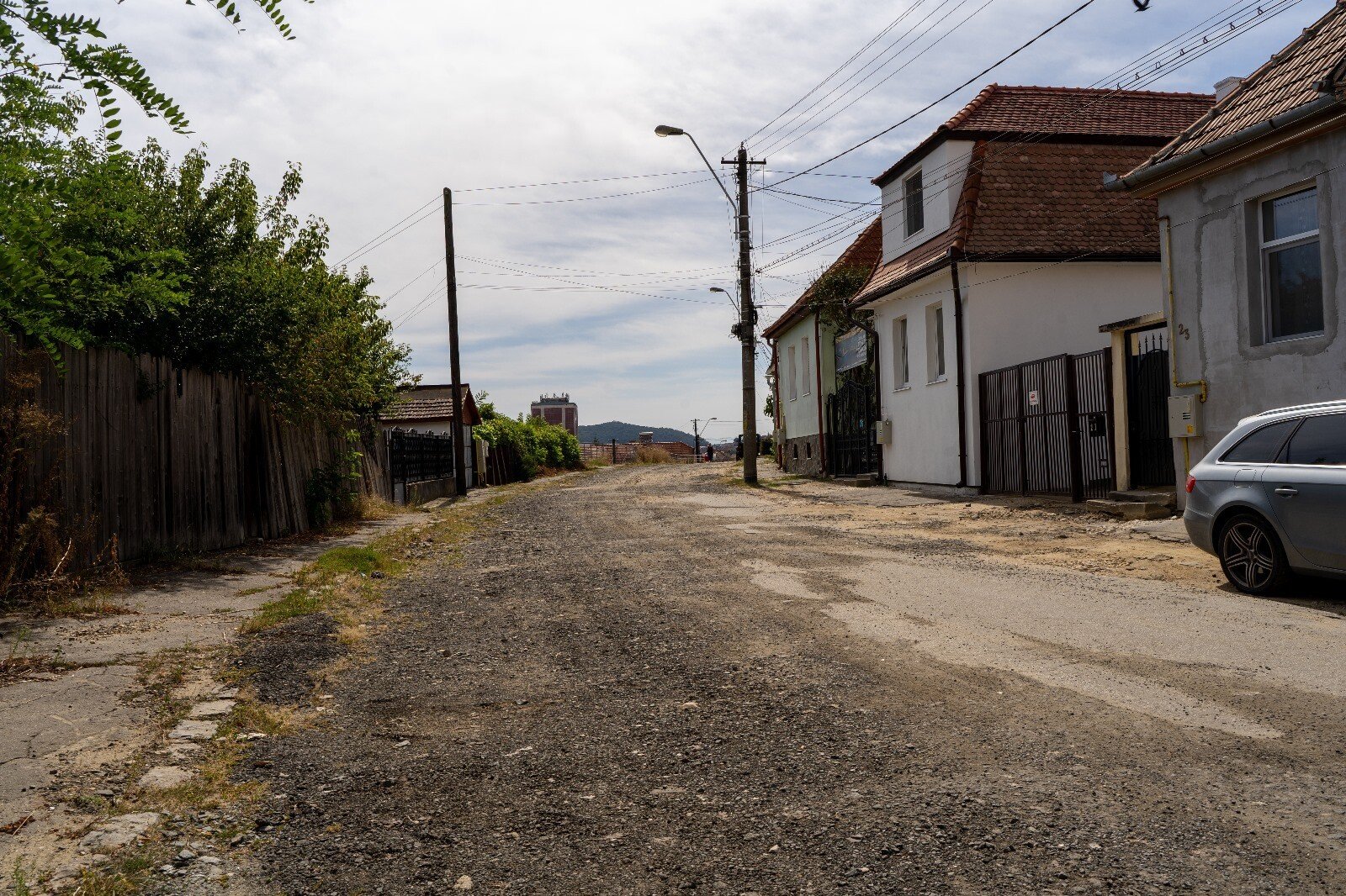 Mediaș: Au început lucrările pentru reabilitarea sistemului de canalizare, rutier și a iluminatului public pe strada Târnavei