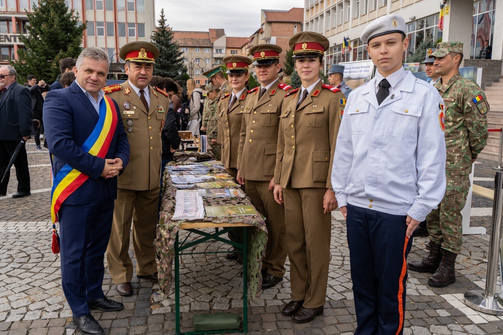 Municipiul Mediaș găzduiește o nouă ediție a evenimentului ,,Ziua Armatei României în Școli“