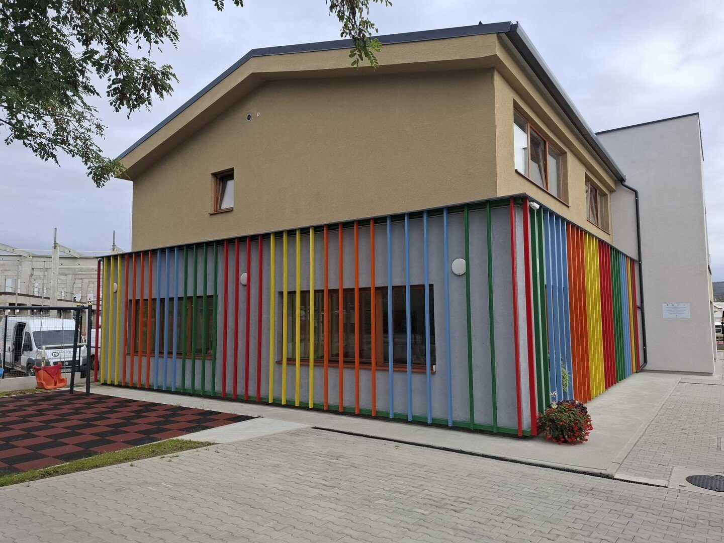Copiii cu dizabilități instituționalizați la ”Prichindelul” se vor muta în casă nouă la „Iris” și „Călin”