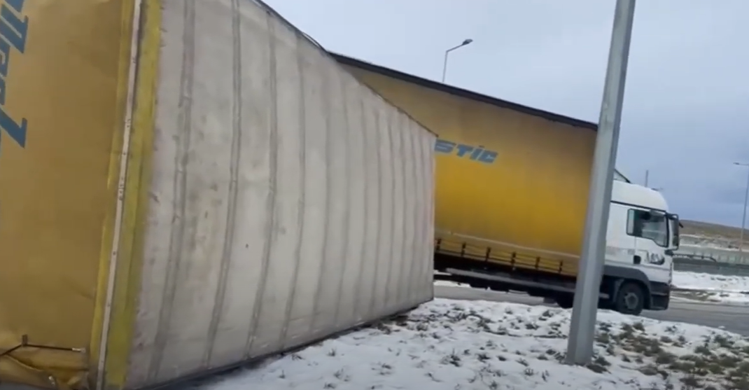 Bâlbe și haos în decizii: De ce a închis CNAIR astăzi autostrada Sibiu – Boița