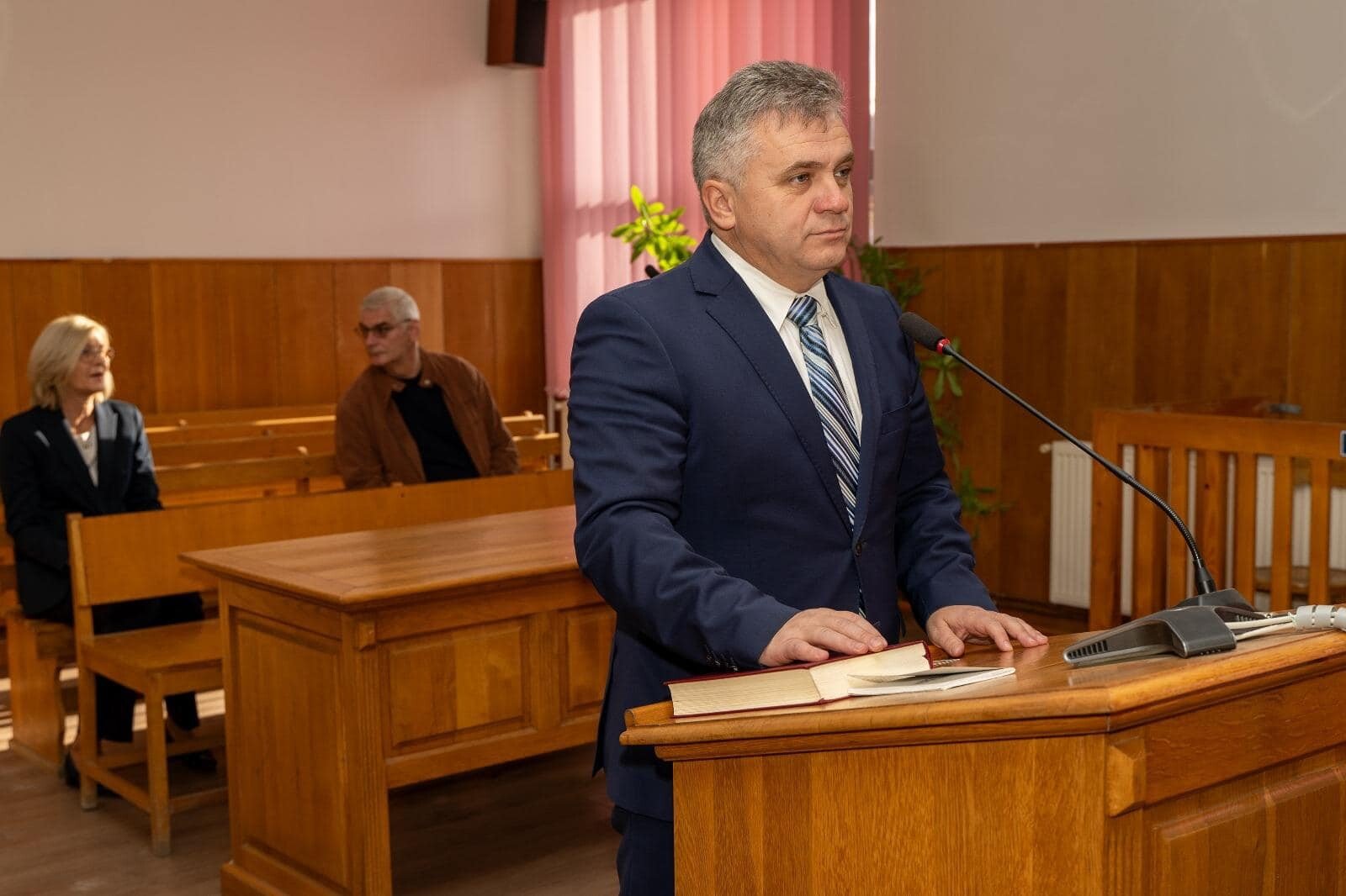 Noul Consiliu Local Mediaș și primarul Gheorghe Roman au depus jurământul pentru noul mandat