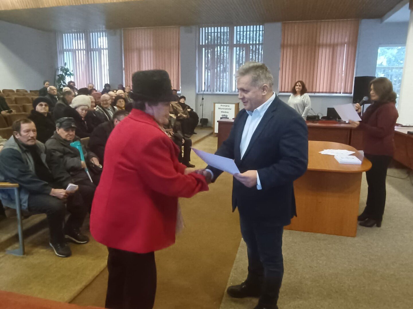 Mediașul a celebrat seniorii care au împlinit vârsta de 80 de ani cu diplome și momente artistice