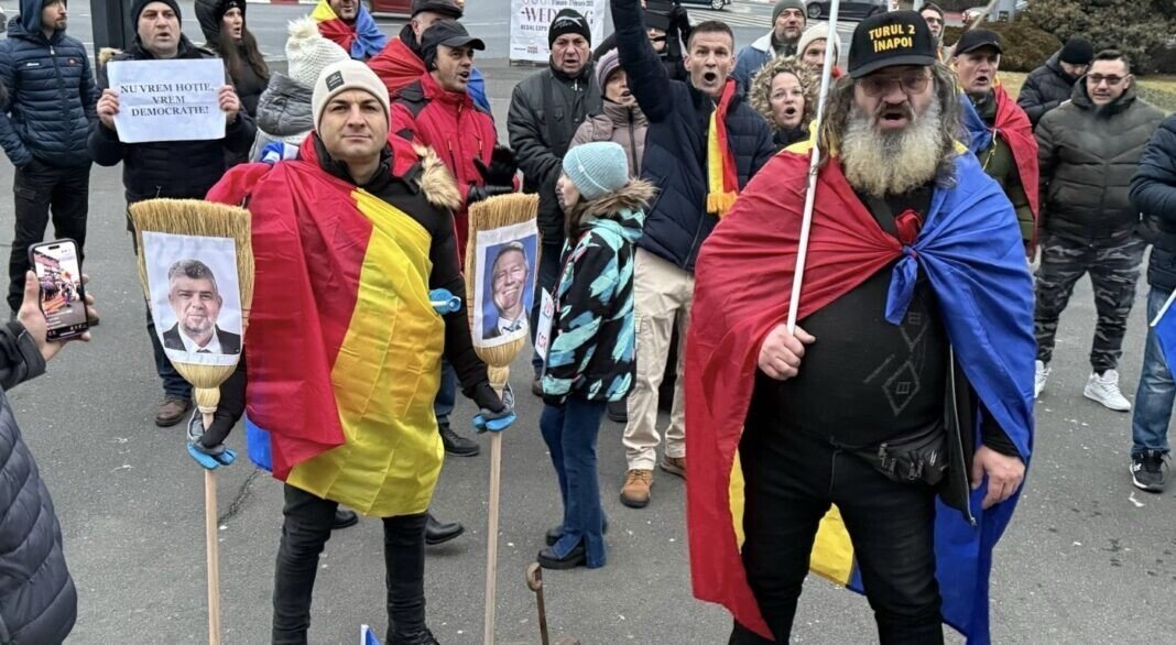 40c40519-7c9d-46d6-8165-05a983078763-1