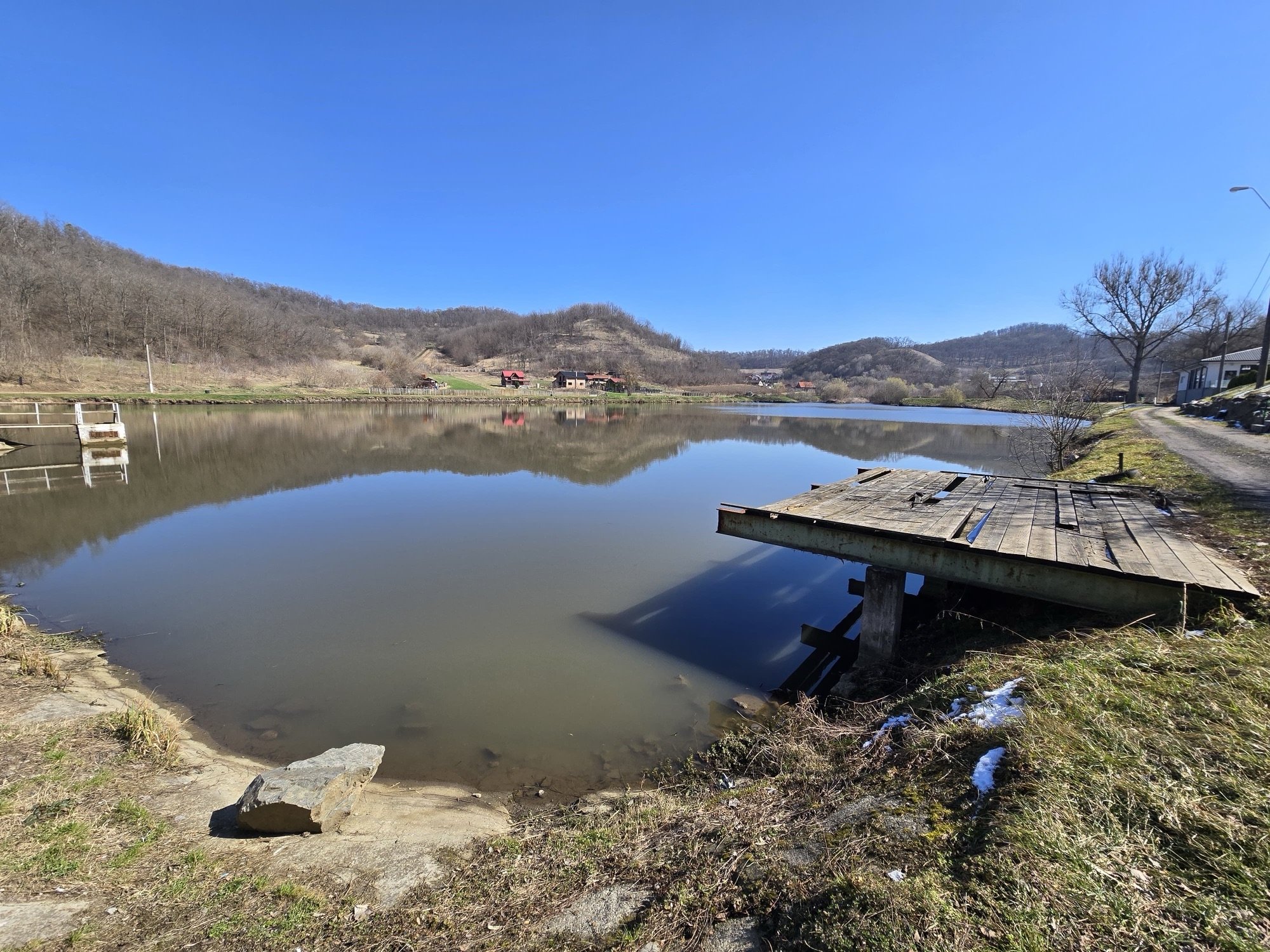 Veste bună pentru medieșeni: Lacul Heleșteu va fi amenajat pentru agrement și pescuit recreativ