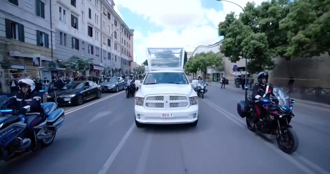 Ultimul omagiu pentru Papa Francisc, în Piața Sfântul Petru (video)