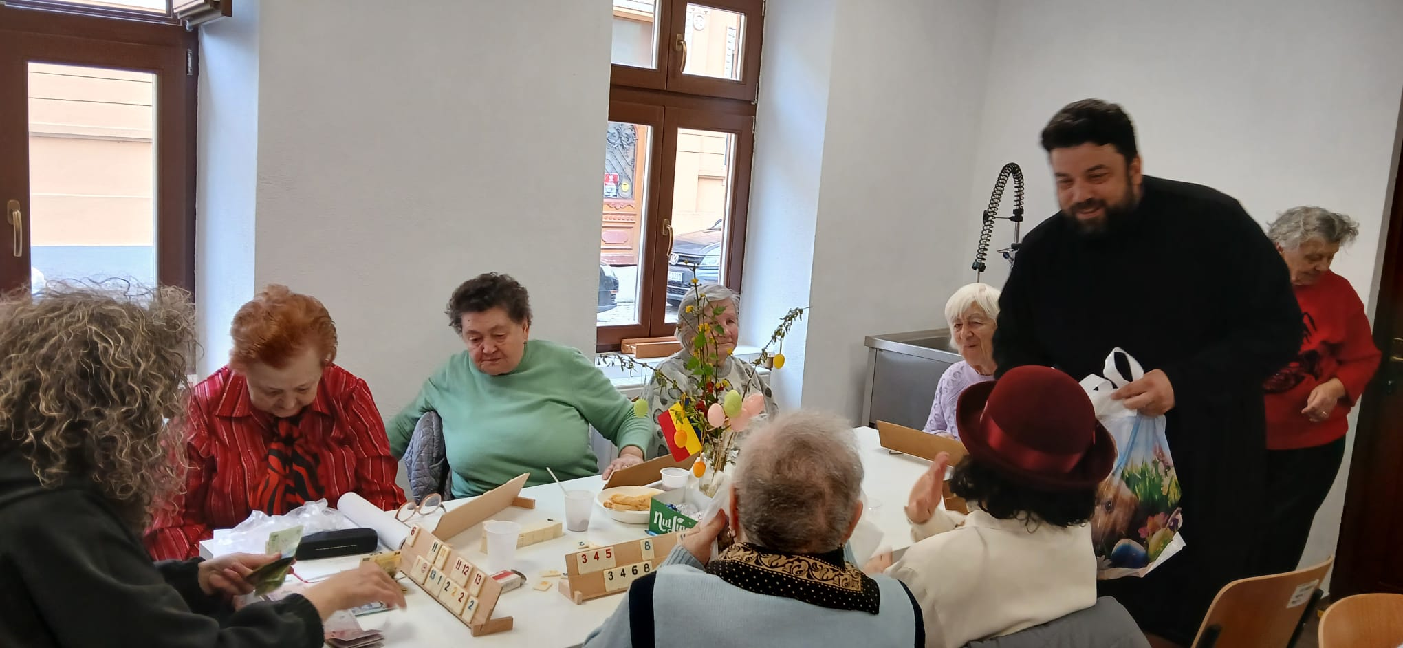 Arhiepiscopia Sibiului a derulat acțiuni filantropice pentru cei aflați în nevoie de Paște