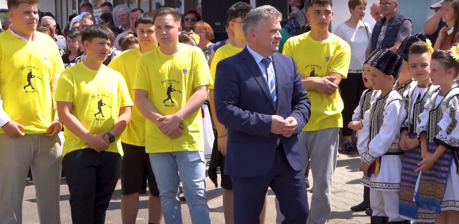 Tradiție de Paști la Mediaș – Jocul de Țuru revine în cartierul Moșnei