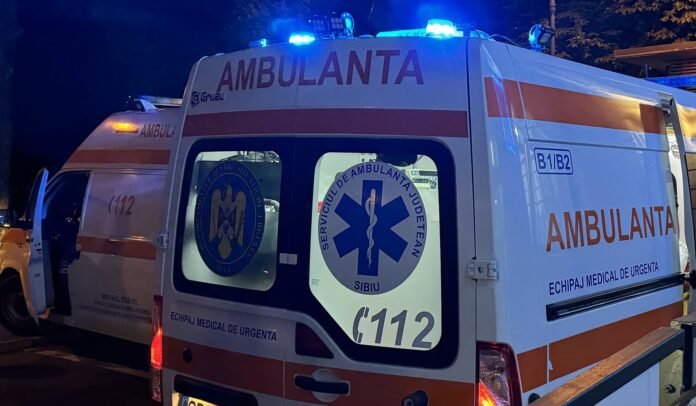 Locul accidentului rutier de pe strada Henri Coandă, cu mașina și microbuzul implicate în coliziune