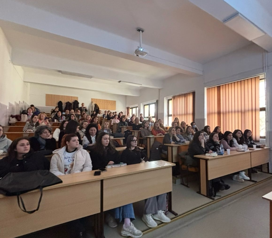 Profesori și studenți din Sibiu, reuniți la Sesiunea Județeană de Comunicări Științifice